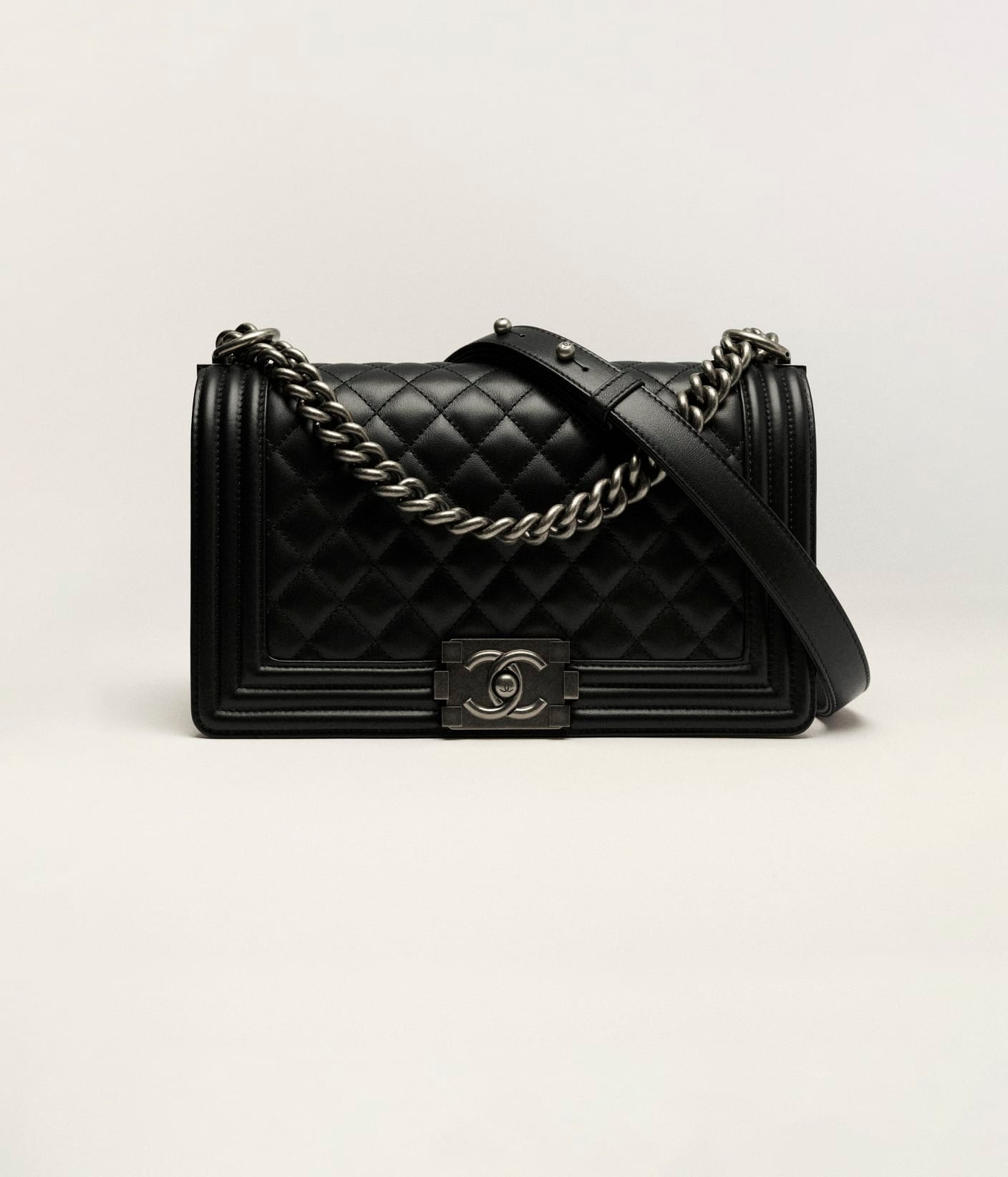 SAC BOY CHANEL NOIR
