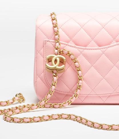 MINI SAC À RABAT CHANEL ROSE